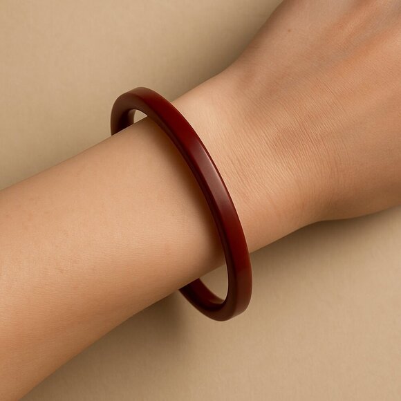 Vintage 1960s–1970s Brown Bakelite Style Bangle Bracelet – Retro Minimalist - Picture 10 of 11